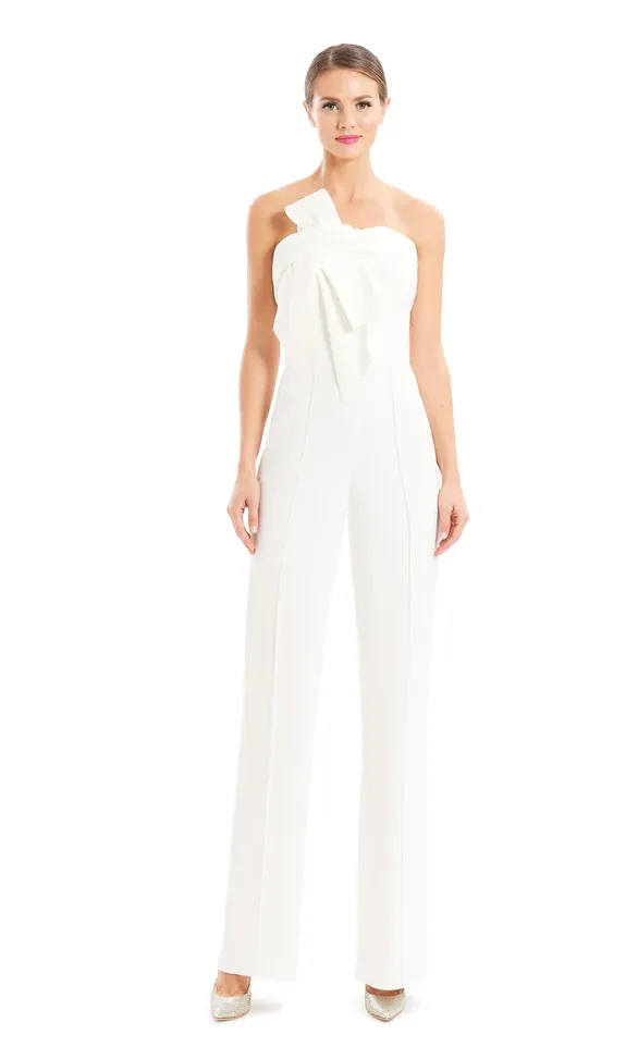 Alexander Daymor Dress in Soft White