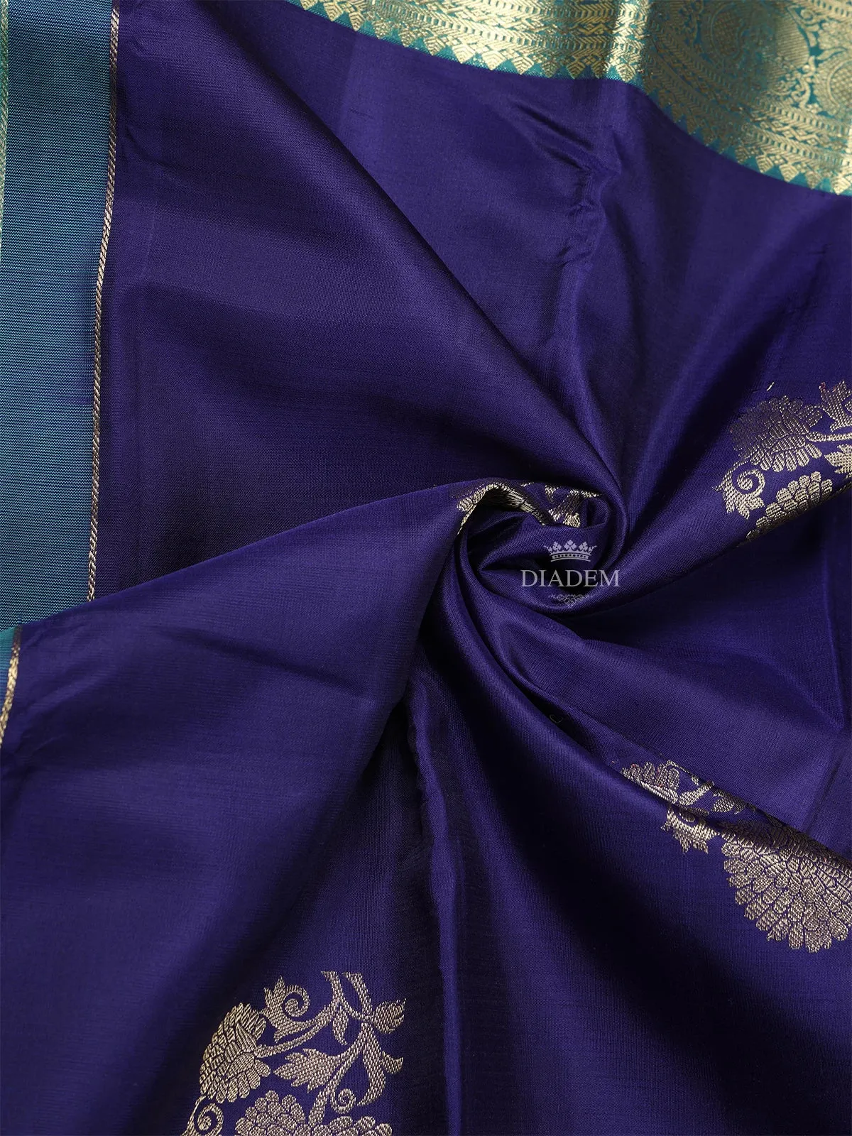 Dark Blue Pure Kanchipuram Bridal Silk Saree with Tree Motif on the Body with Zari Border
