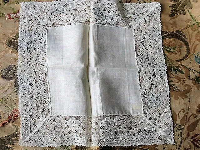 EXCEPTIONAL Vintage BRIDAL Hanky,Wedding Handkerchief,Irish Linen,WIDE French Hand Done Lace Hankie,Special Bridal Hanky,Collectible Hankies