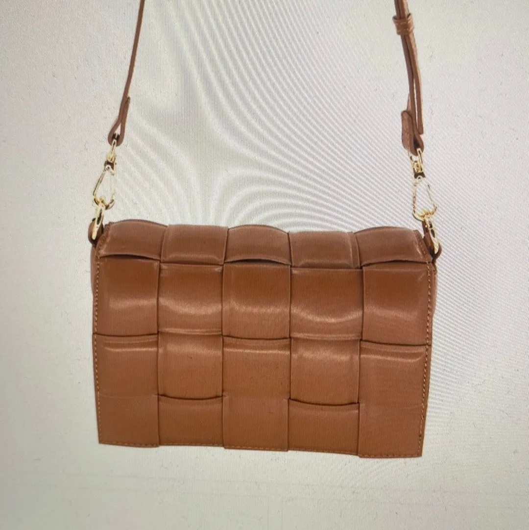 WOVEN PUFFY BAG